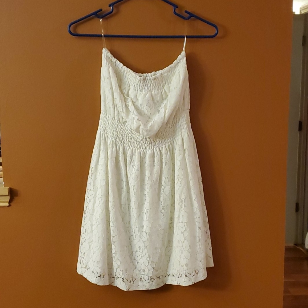 White strapless dress